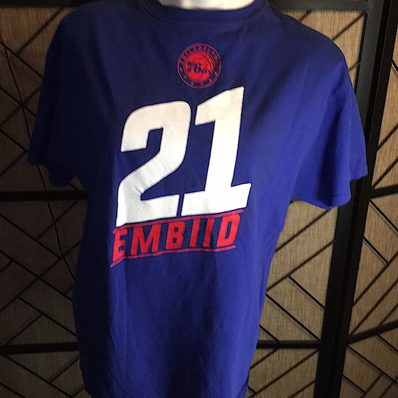 MAJESTIC LARGE PHILDELPHIA 76ERS EMBIID # 21 TEE SHIRT GENTLY USED - Picture 5 of 6